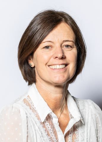 Ilse volgt yogales bij Zinder